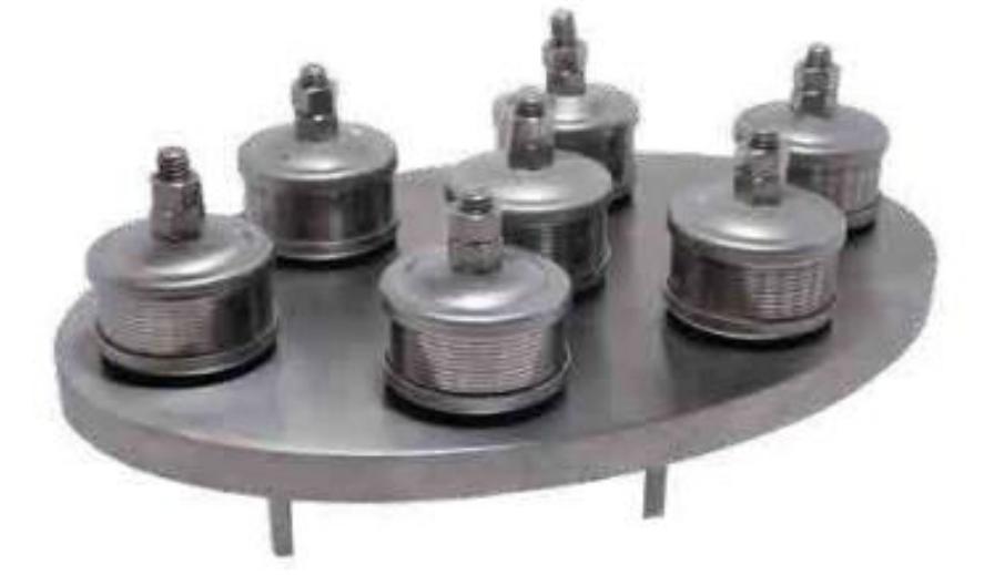 MEDIA RETENTION NOZZLES